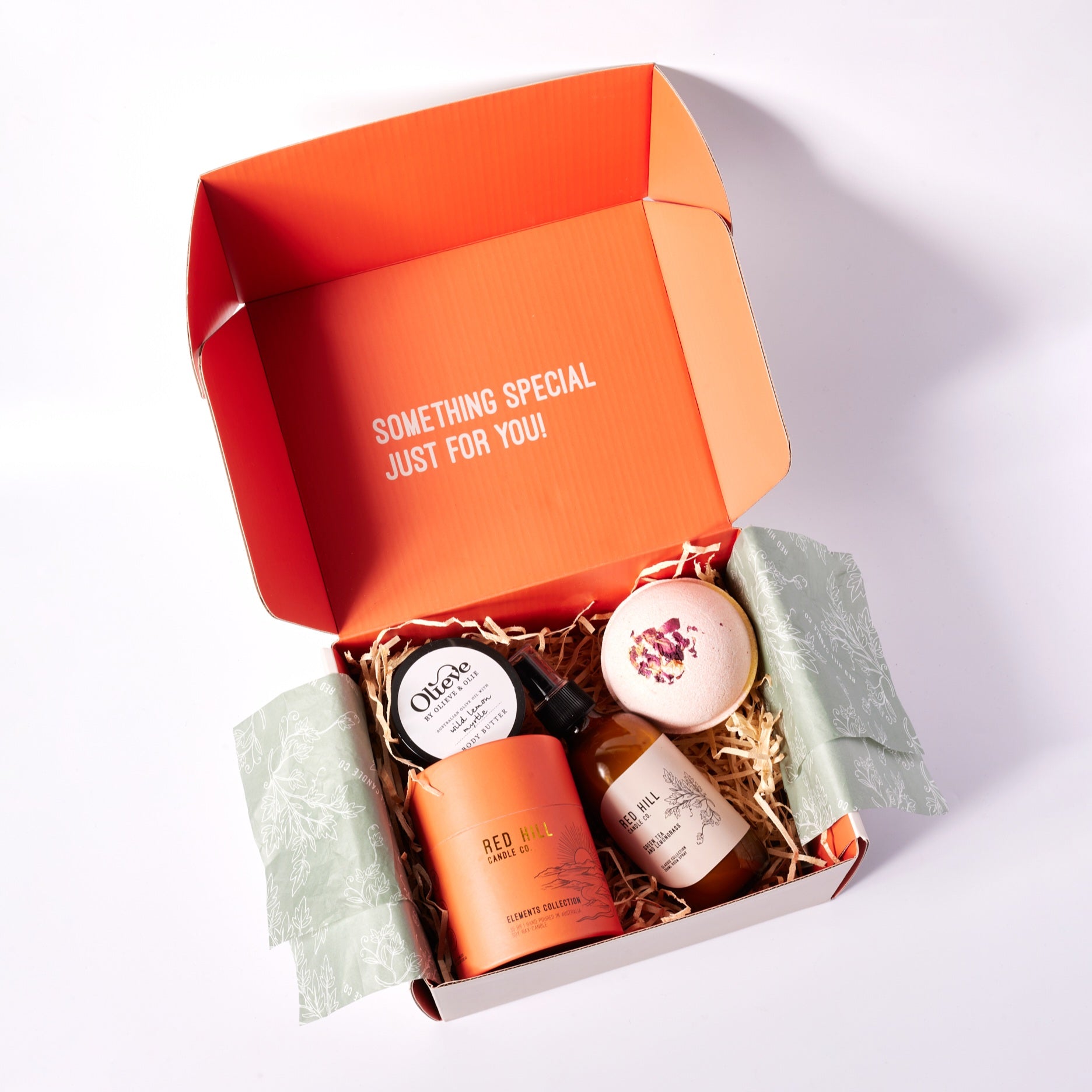Red Hill Candle Co. DIY Gift Pack that contains a soy candle, bath bomb, body butter and room spray